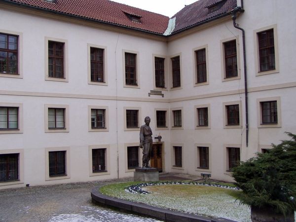 Tyršův dům - Michnův palác